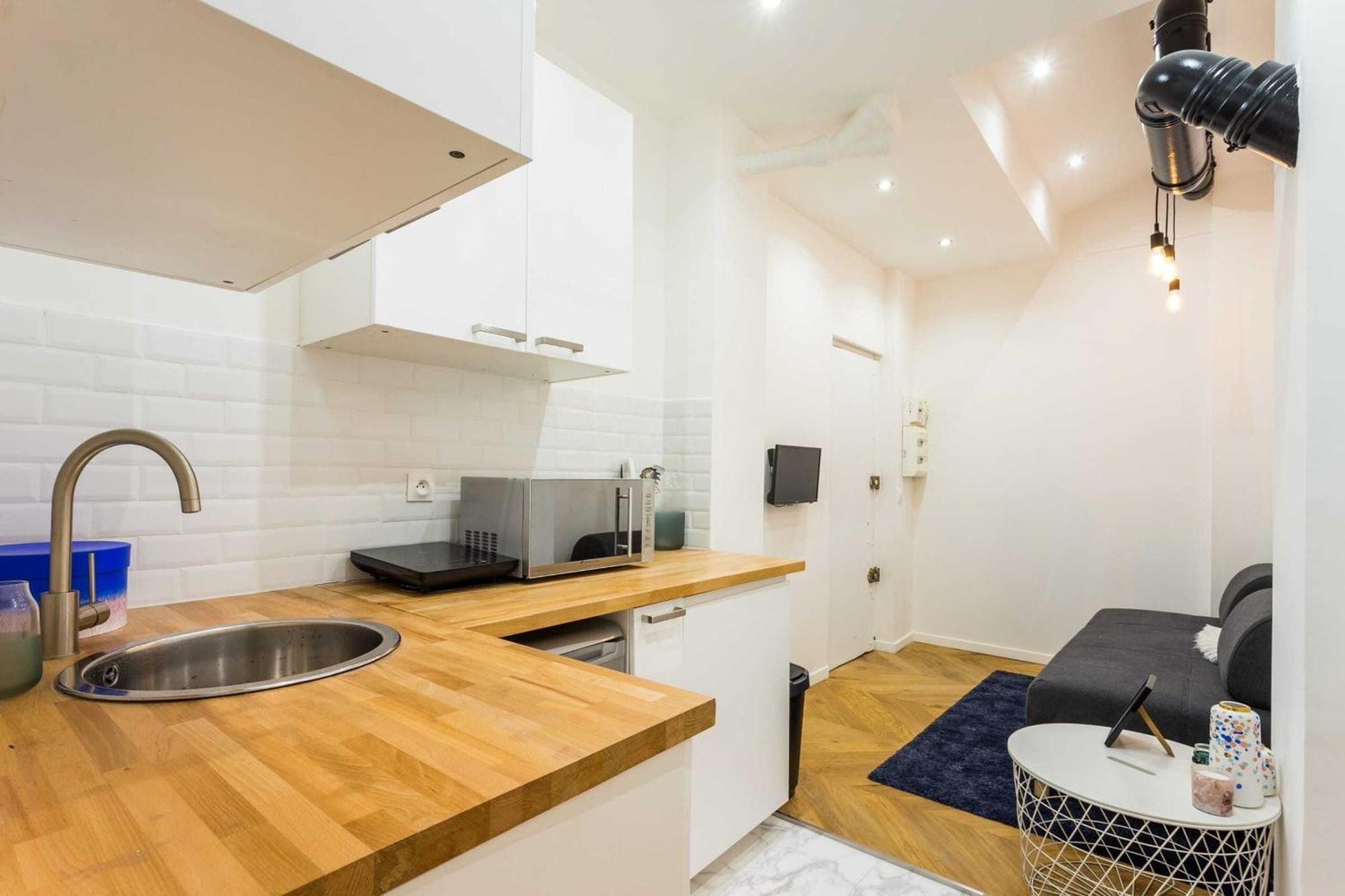 Cosy -2p- Place De Clichy-gare Saint Lazarre Appartement *