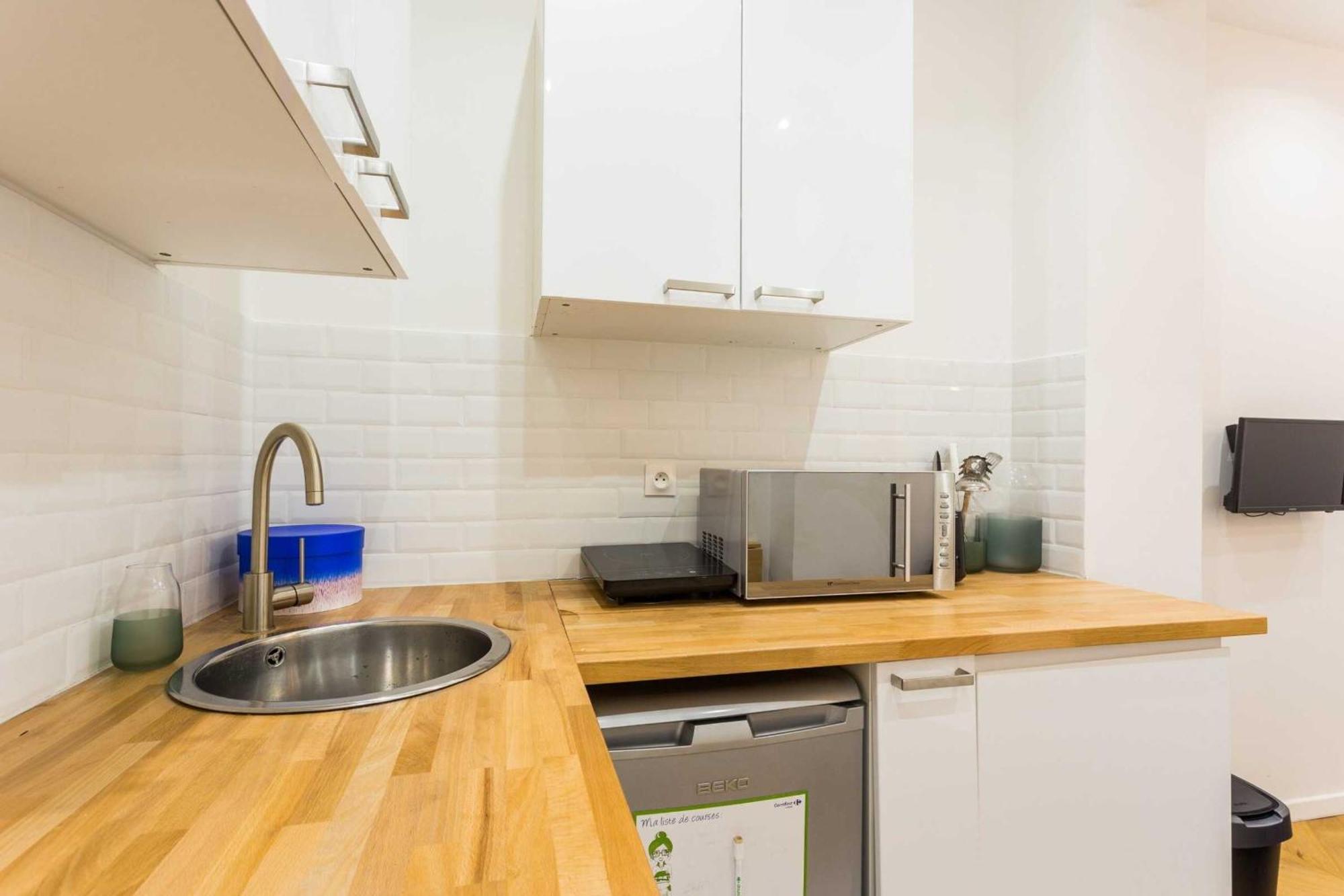 Cosy -2p- Place De Clichy-gare Saint Lazarre Appartement Parijs