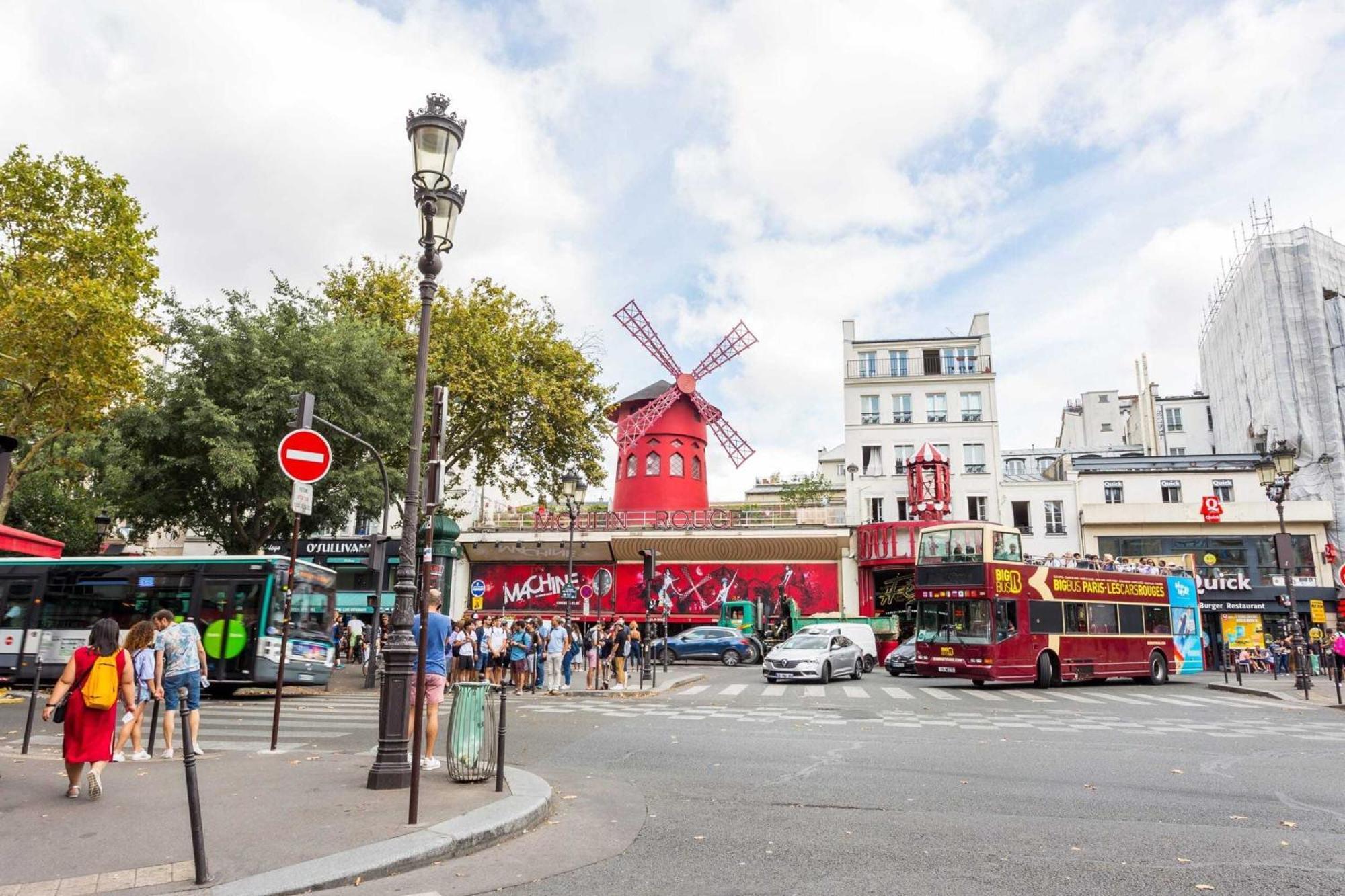 Cosy -2p- Place De Clichy-gare Saint Lazarre *