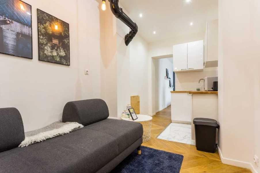 Appartement Cosy -2p- Place De Clichy-gare Saint Lazarre