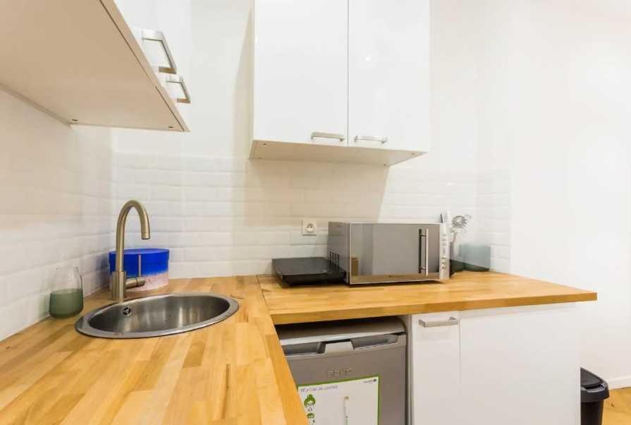 Cosy -2p- Place De Clichy-gare Saint Lazarre Appartement *