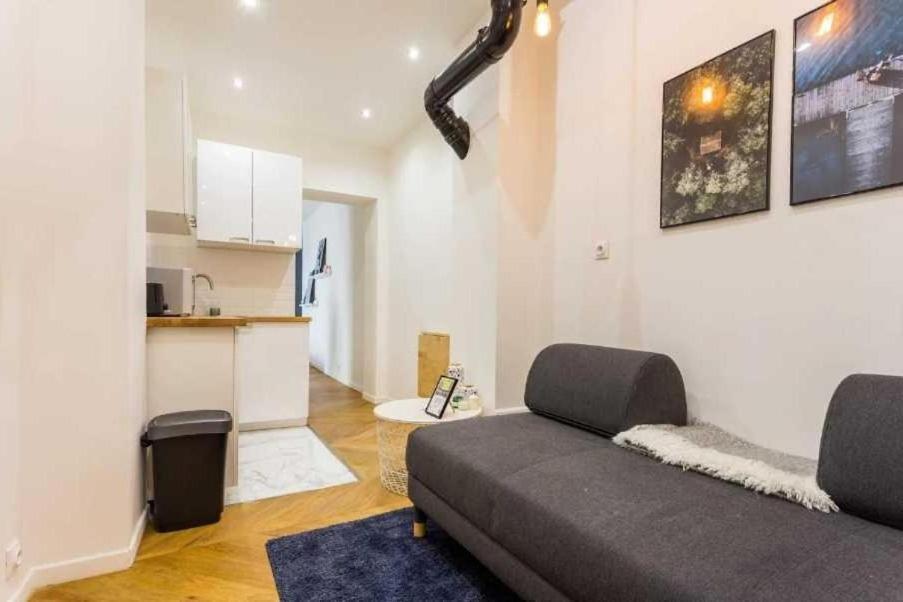 Cosy -2p- Place De Clichy-gare Saint Lazarre Appartement Parijs